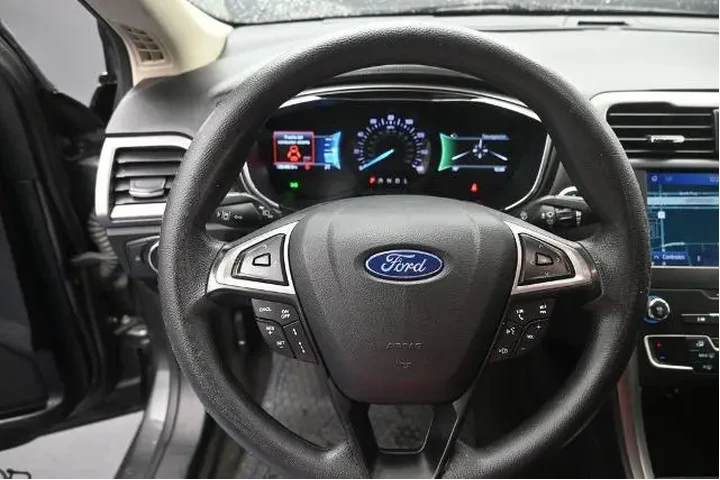 $17998 : Ford Fusion 2020 SE 4dr Seda image 6
