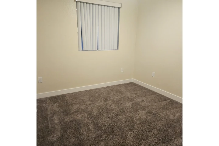 $850 : CUARTO EN RENTA image 6