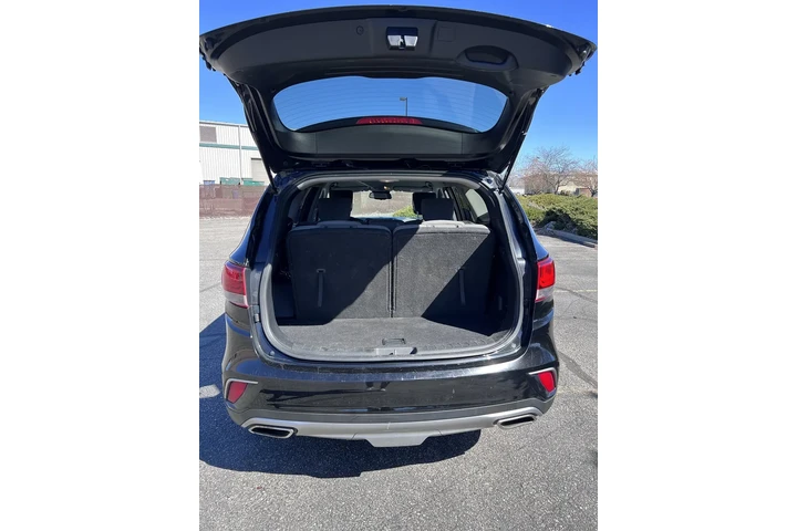 $7000 : 2017 Hyundai Santa Fe SE image 4