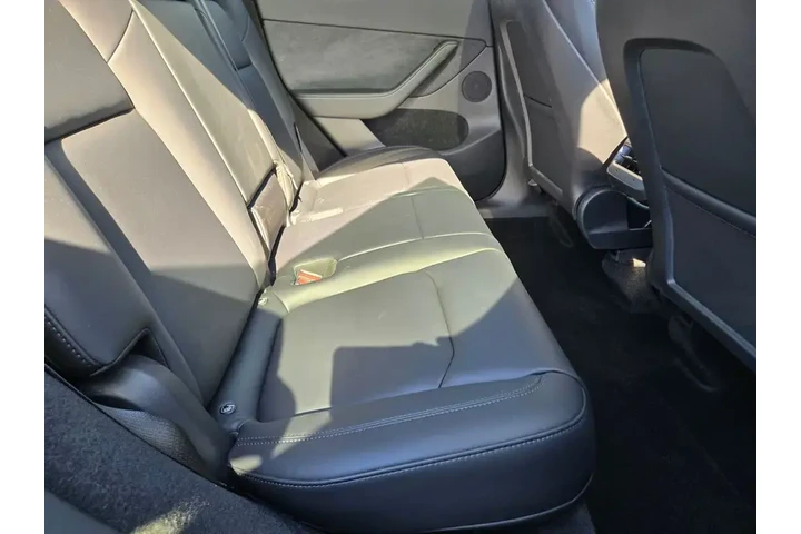 $35992 : Tesla Model Y 2023 AWD Long image 4