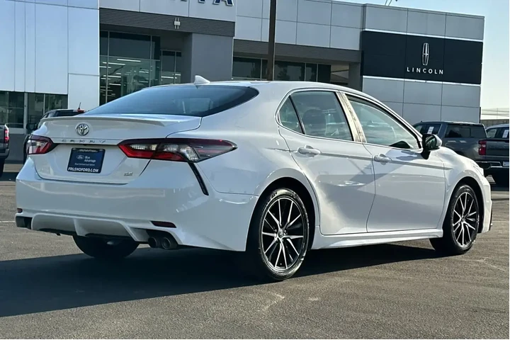 $21000 : Toyota Camry 2023 SE 4dr Sed image 2