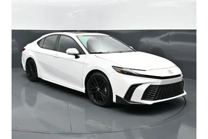 $29378 : Toyota Camry 2025 SE 4dr Sed image 3