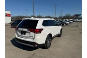 $8450 : 2017 Outlander SEL FWD thumbnail
