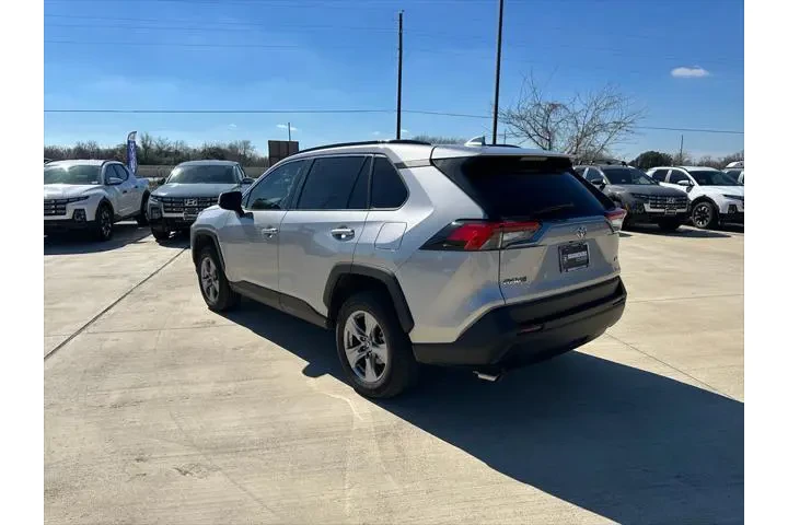 $27897 : Toyota RAV4 2023 XLE 4dr SUV image 7