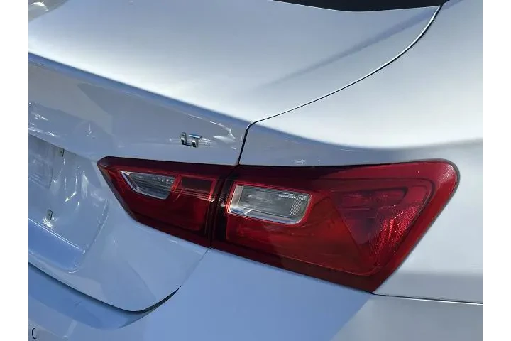 $16547 : Chevrolet Malibu 2024 LT 4dr image 7