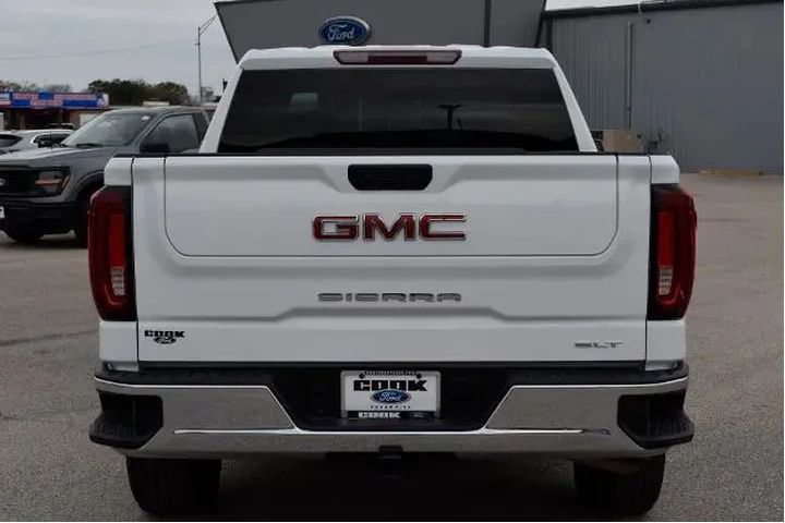 $37483 : GMC Sierra 1500 2025 4x2 SLT image 9