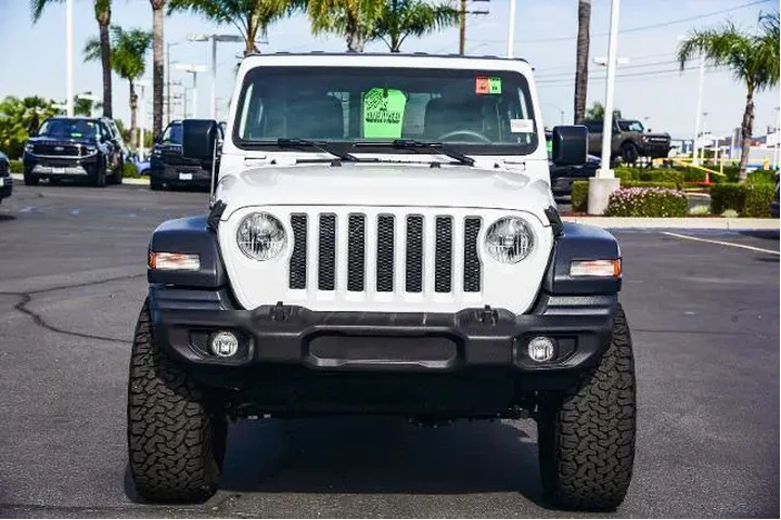$21995 : Jeep Wrangler Unlimited 2018 image 2