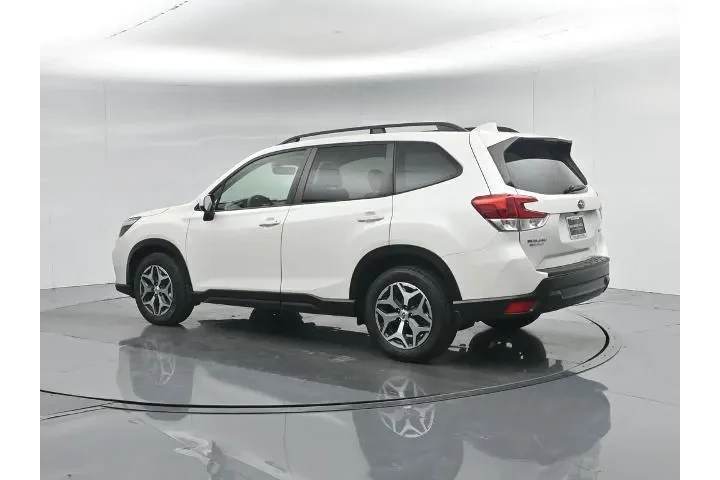 $25585 : Subaru Forester 2020 AWD Pre image 7