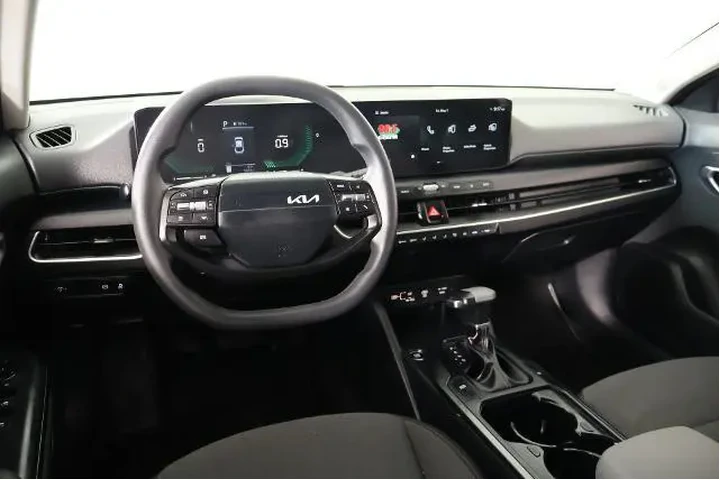 $25860 : Kia K4 2026 LXS 4dr Sedan image 2