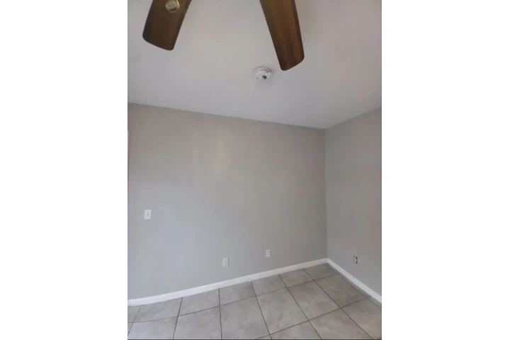 $850 : Cuarto entrada independiente image 1