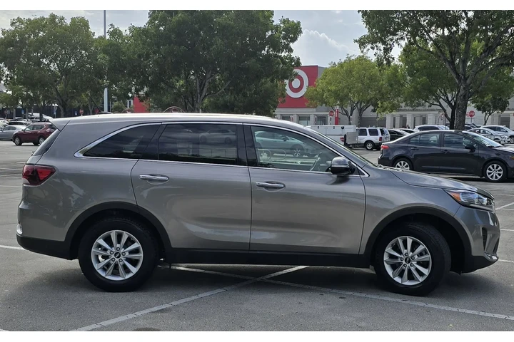 $11999 : KIA SORENTO image 8