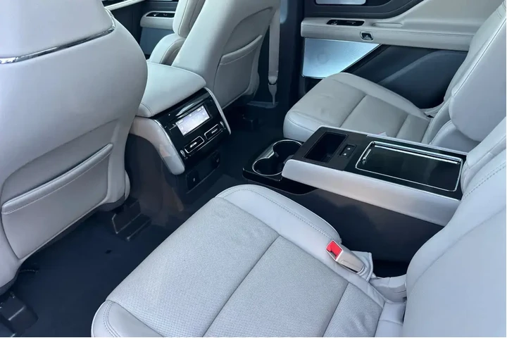 $40000 : Lincoln Aviator 2022 AWD Res image 4