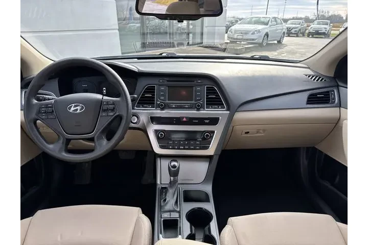 $9431 : Pre-Owned 2016 Sonata Hybrid image 4