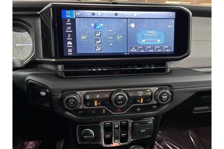 $32900 : Jeep Wrangler 2024 4x4 Sahar image 10