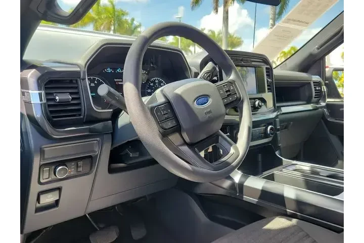 $27590 : Ford F-150 2022 4x2 XL 4dr S image 9