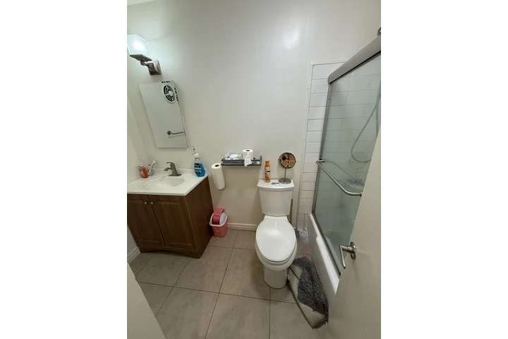 $880 : Renta de cuarto image 3