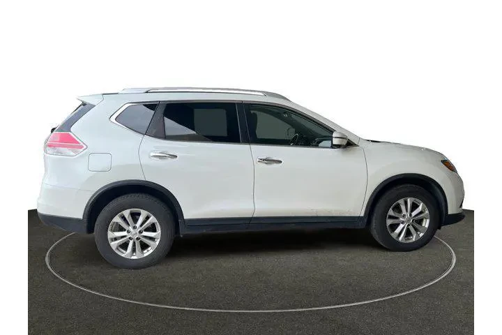 $13178 : Nissan Rogue 2016 AWD SV 4dr image 2