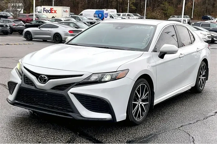 $27971 : Toyota Camry 2023 SE 4dr Sed image 1