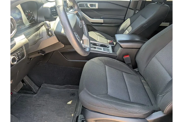 $31698 : Ford Explorer 2023 XLT 4dr S image 4