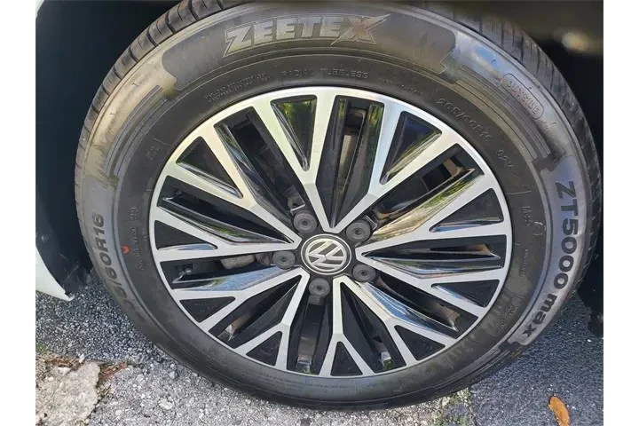 $12990 : Volkswagen Jetta 2019 SEL 4d image 8