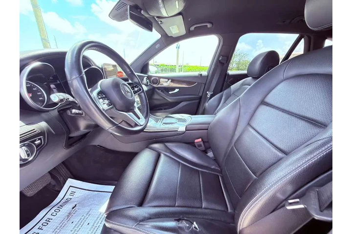 $17995 : MERCEDES BENZ GLC image 6