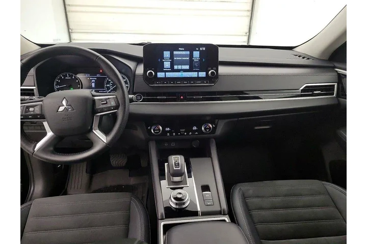 $25998 : Mitsubishi Outlander 2023 SE image 9