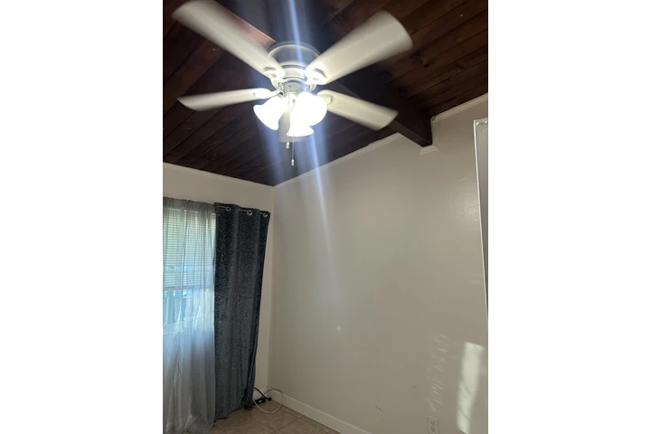 $750 : Recamara en renta image 1