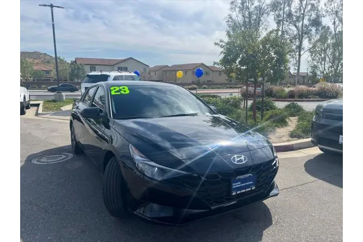 $19420 : Hyundai ELANTRA 2023 SEL 4dr image 1