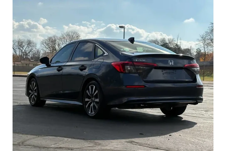 $17900 : 2022 Civic EX image 4