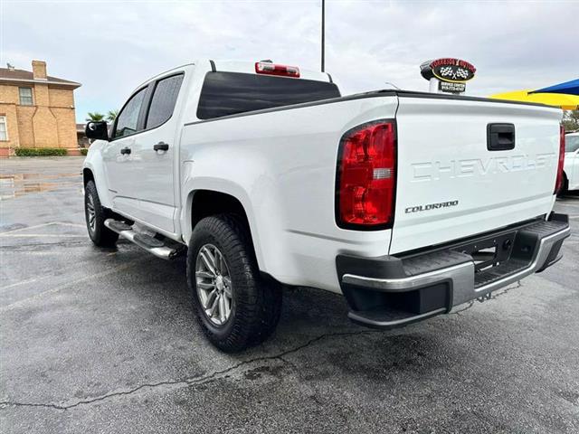 $28995 : Pre-Owned 2021 Colorado Crew image 9