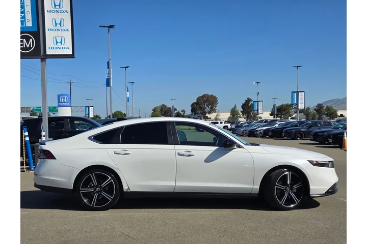 $29388 : Honda Accord Hybrid 2025 Spo image 8