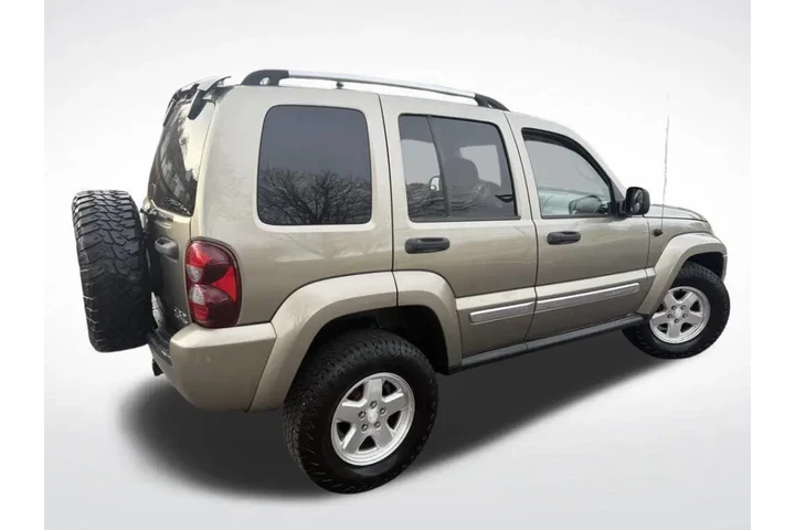 $6999 : 2006 Liberty Limited image 3