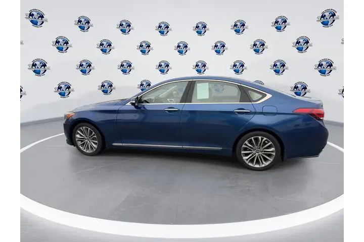 $16490 : Hyundai Genesis 2016 3.8L 4d image 6