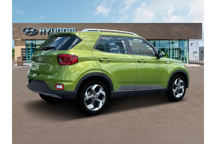 $19762 : Hyundai VENUE 2024 SEL 4dr C image 8