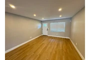 $1050 : beautifully spacious 3-bedroom thumbnail