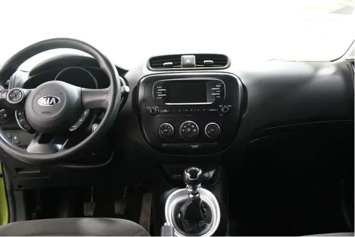 $11988 : Kia Soul 2017 4dr Crossover image 2