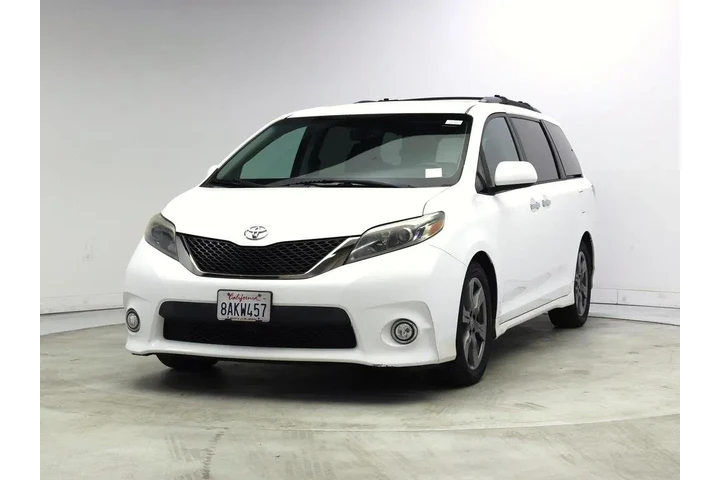 $33998 : Toyota Sienna 2017 SE 8-Pass image 4