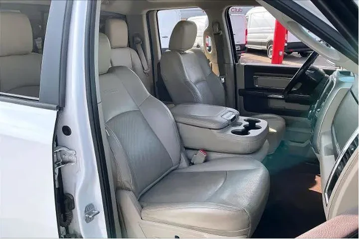 $15118 : Ram 1500 2017 4x2 Laramie 4d image 8