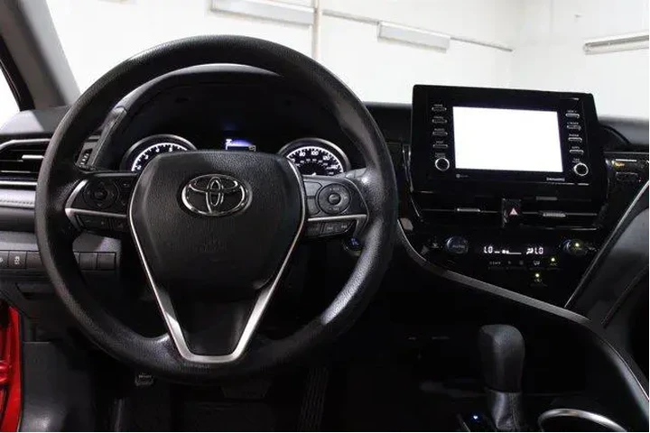 $27998 : Toyota Camry 2024 LE 4dr Sed image 8