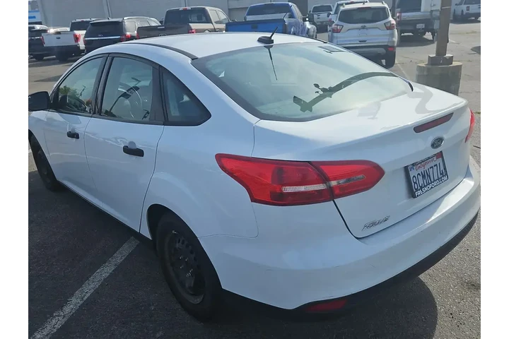 $9000 : Ford Focus 2018 S 4dr Sedan image 6