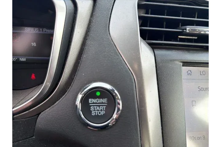 $18992 : Ford Fusion 2020 SE 4dr Seda image 8