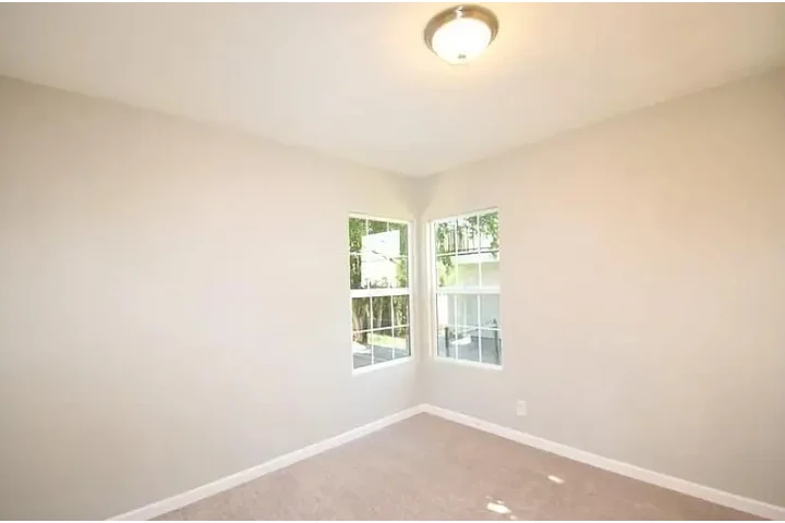 $2500 : 3Bed/2Bath House in Koreatown image 2