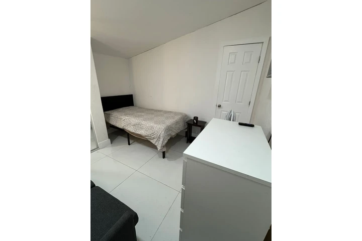 $850 : Se Renta Habitacion Privada image 3