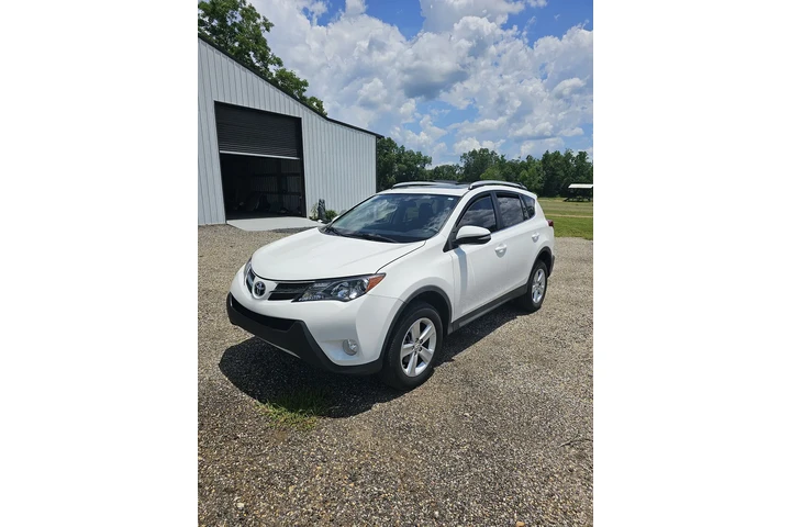 $8900 : 2015 Toyota RAV4 XLE image 2