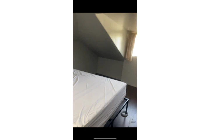 $1050 : Cuarto con entrada propia USC image 6