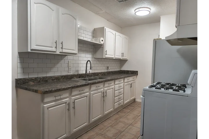 $1000 : Apartment Cozy for You image 1