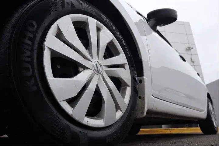 $13944 : Nissan Versa 2025 S 4dr Seda image 9