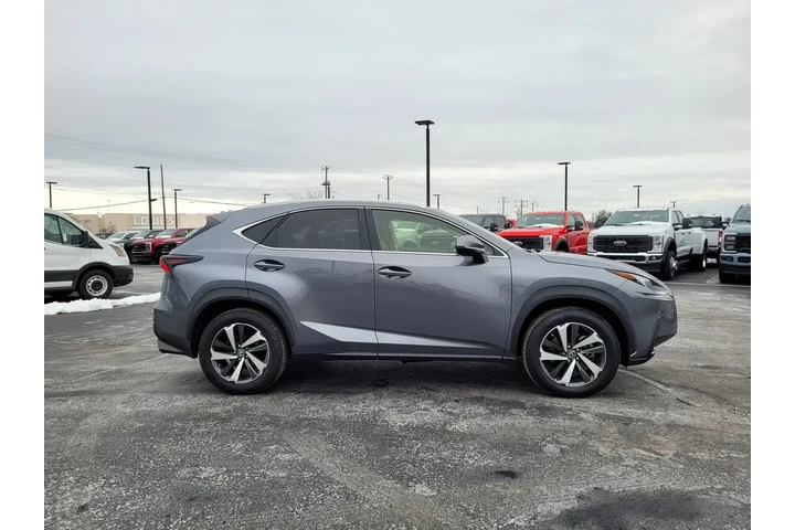 $32540 : Lexus NX 300 2021 AWD 4dr Cr image 2
