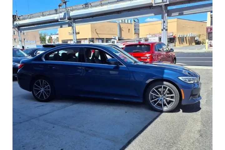$24299 : BMW 3 Series 2021 AWD 330i x image 8