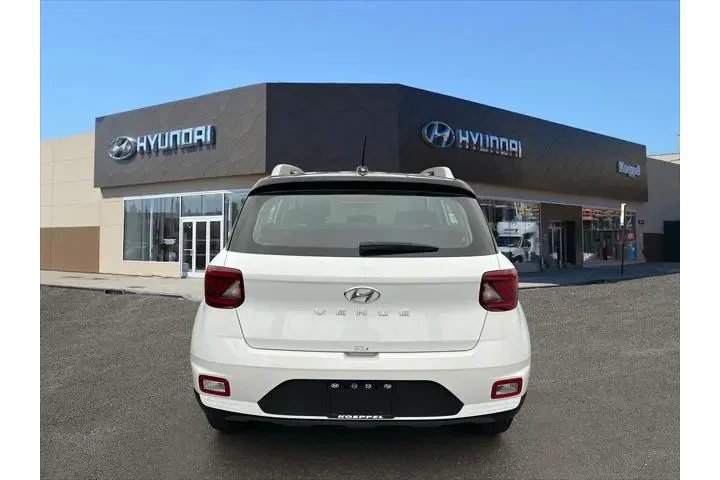 $20488 : Hyundai VENUE 2024 Limited 4 image 5